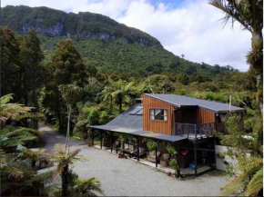 Te Nikau Retreat, Punakaiki